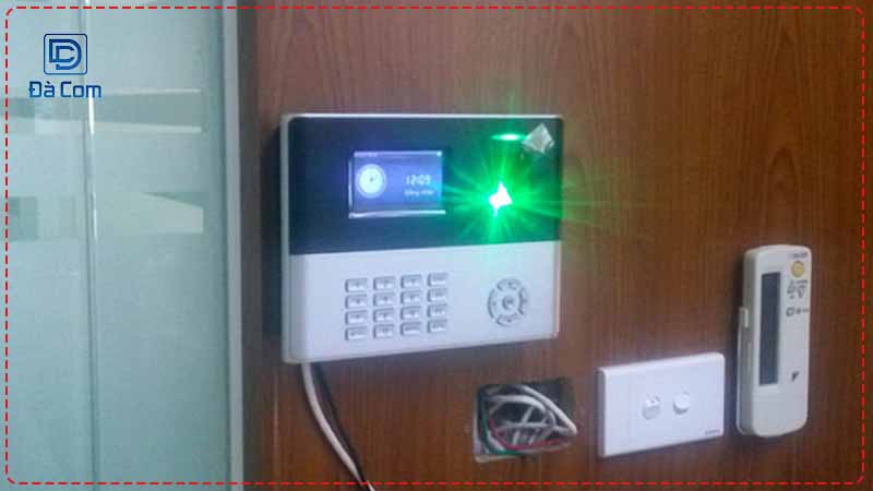 Cong-ty-cai-dat-may-cham-cong-tai-da-nang-1