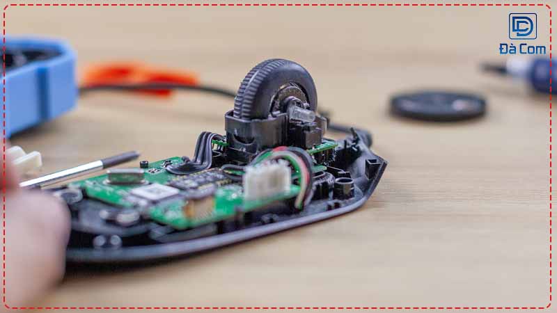 Dich-vu-sua-chuot-may-tinh-bi-hu-tai-da-nang-1