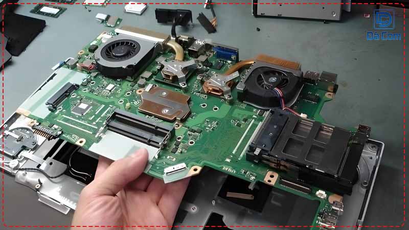 Nhan-sua-mainboard-laptop-tai-da-nang-gia-tot