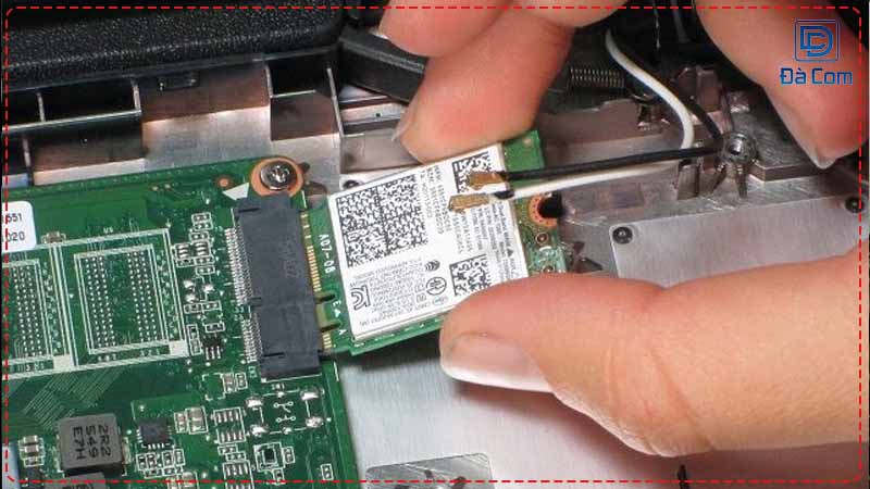 Sua-chua-card-wifi-laptop-tai-da-nang-1