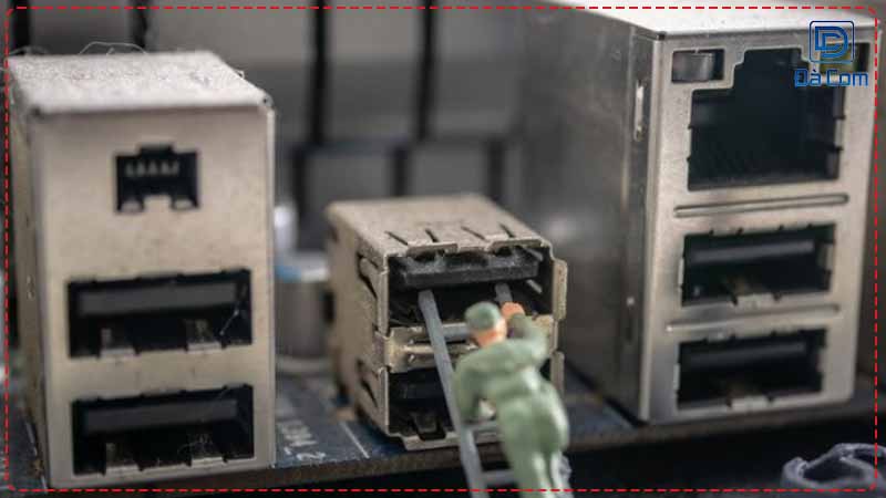 Sua-chua-cong-ket-noi-may-tinh-da-nang-1