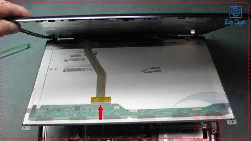 Sua-chua-han-lai-cap-man-hinh-laptop-tai-da-nang-1