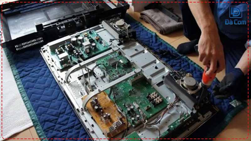 Sua-chua-man-hinh-may-tinh-uy-tin-o-da-nang