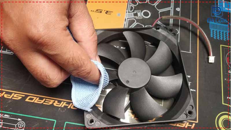 Sua-chua-quat-tan-nhiet-may-tinh-tai-da-nang-1