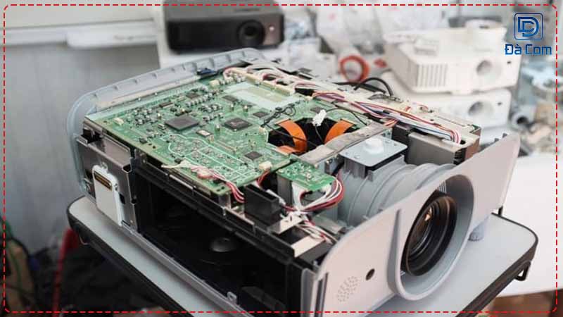 Sua-may-chieu-tai-da-nang-giai-phap-nhanh-chong-hieu-qua-1