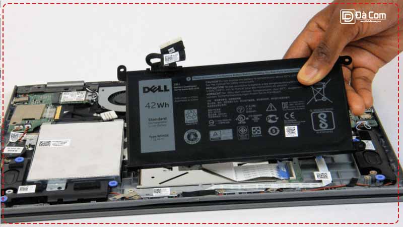 Thay-pin-laptop-da-nang-3